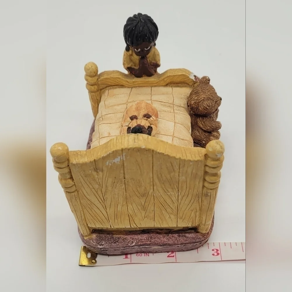 Praying Little Girl Figurine​​​